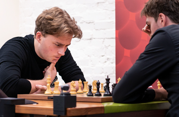 The 2026 Saint Louis Rapid & Blitz Official Series Chess Pieces - DGT-Enabled
