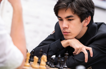 The 2026 Sinquefield Cup Official Series Chess Pieces - DGT-Enabled