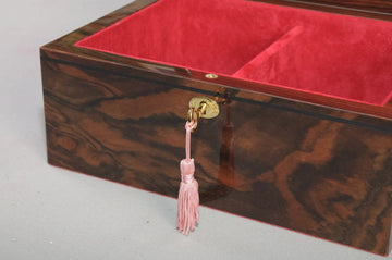 Signature Premium Chess Box - Walnut Burl