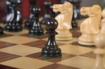The Reykjavik II Series Library Chess Set and Tiroir Combination