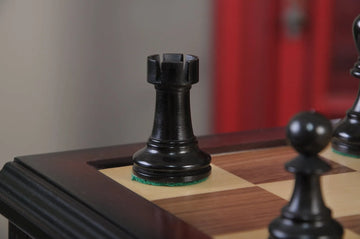 The Reykjavik II Series Library Chess Set and Tiroir Combination